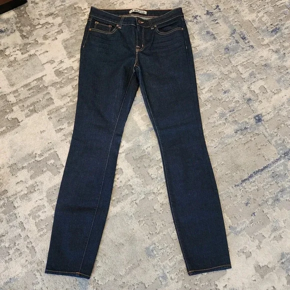 NWT J Brand Curvy Fit Skinny darkwash jeans. Women's size 30.